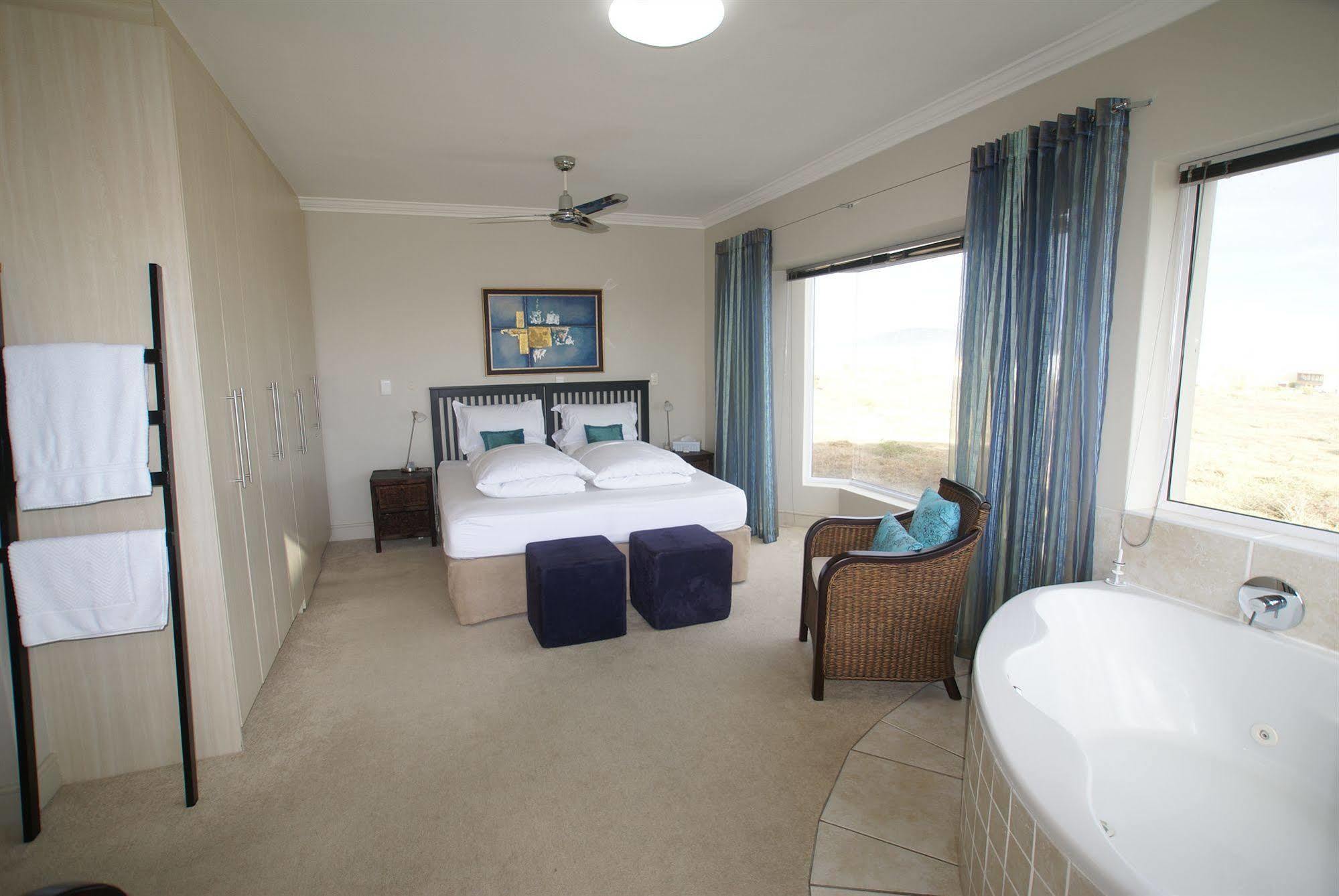 At The Rocks Guesthouse Langebaan Exteriör bild